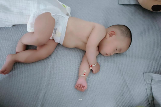 孟津怀孕肚子撑的难受
